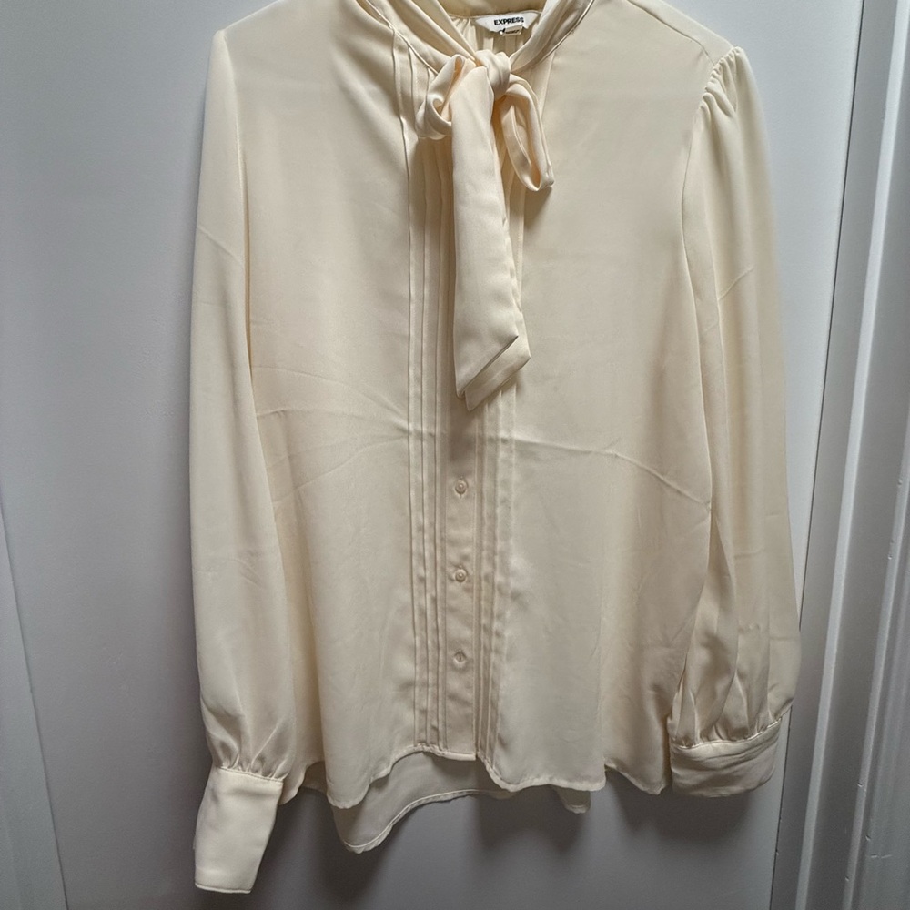 Express Women's Cream Blouse